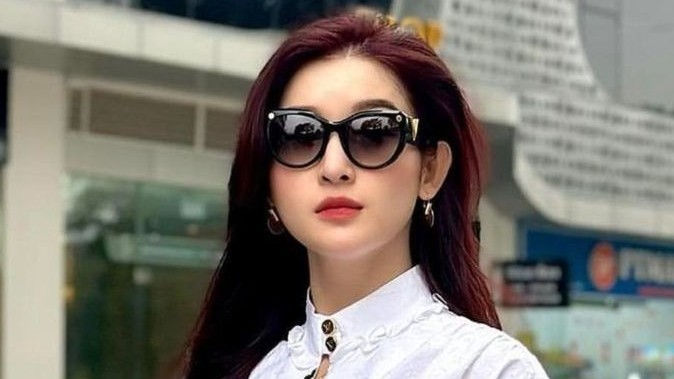 Sao Việt: Hoa hậu Đỗ Mỹ Linh than thở 'Tết đến nhanh quá', Huyền My sành điệu xuống phố