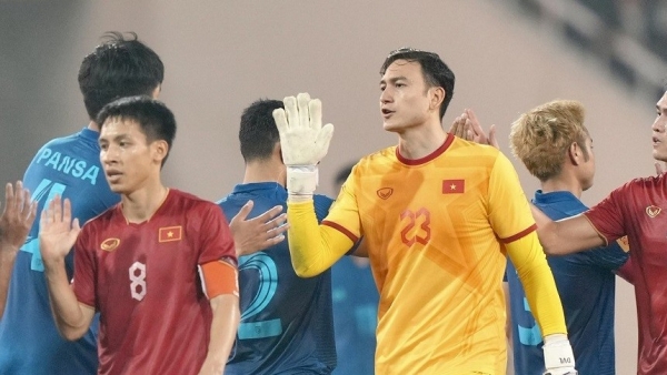 Chung kết AFF Cup 2022: Câu chuyện về màu áo của thủ môn Đặng Văn Lâm