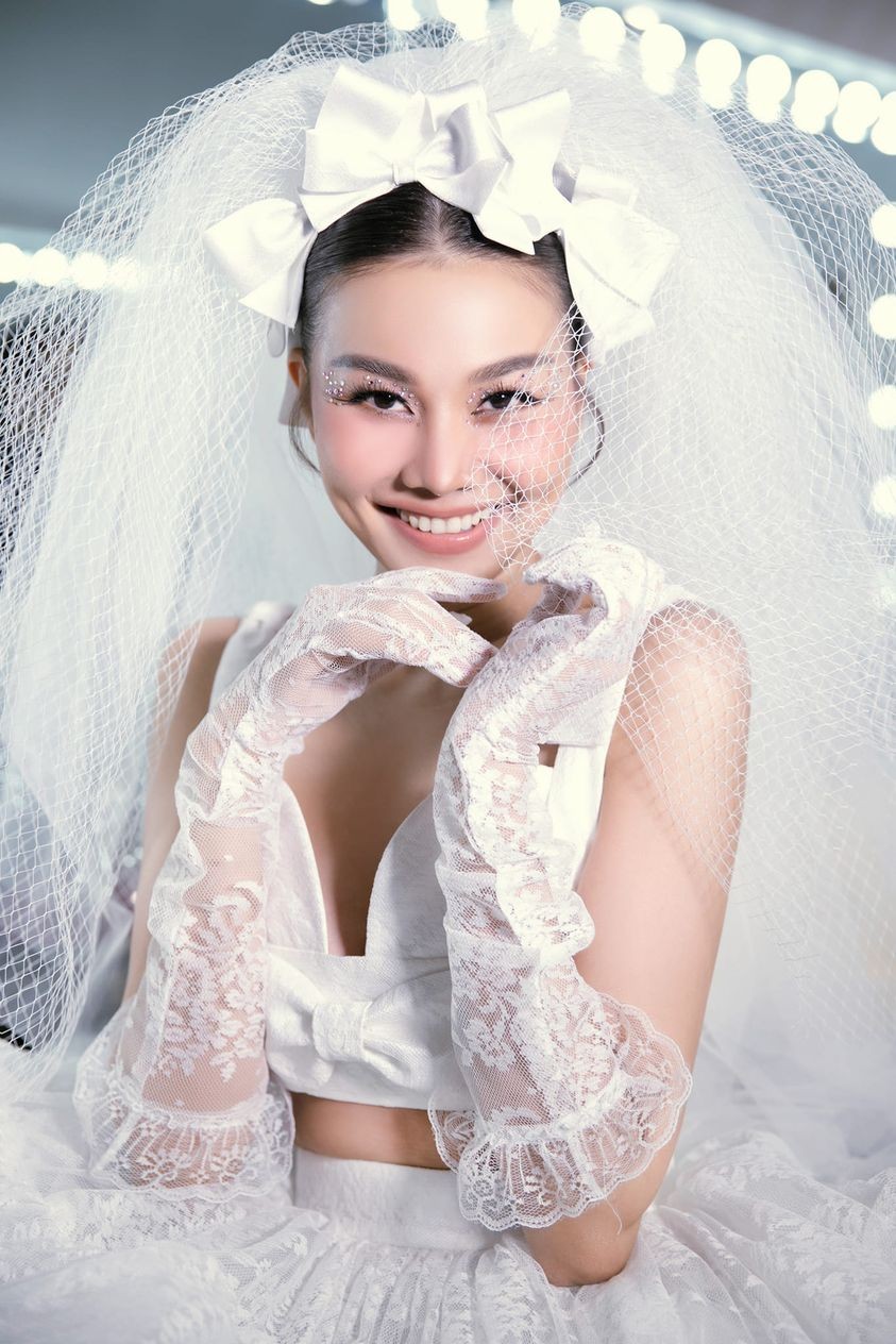 Next Top Model Thanh Hằng diện váy cưới gần 1 tỷ đồng