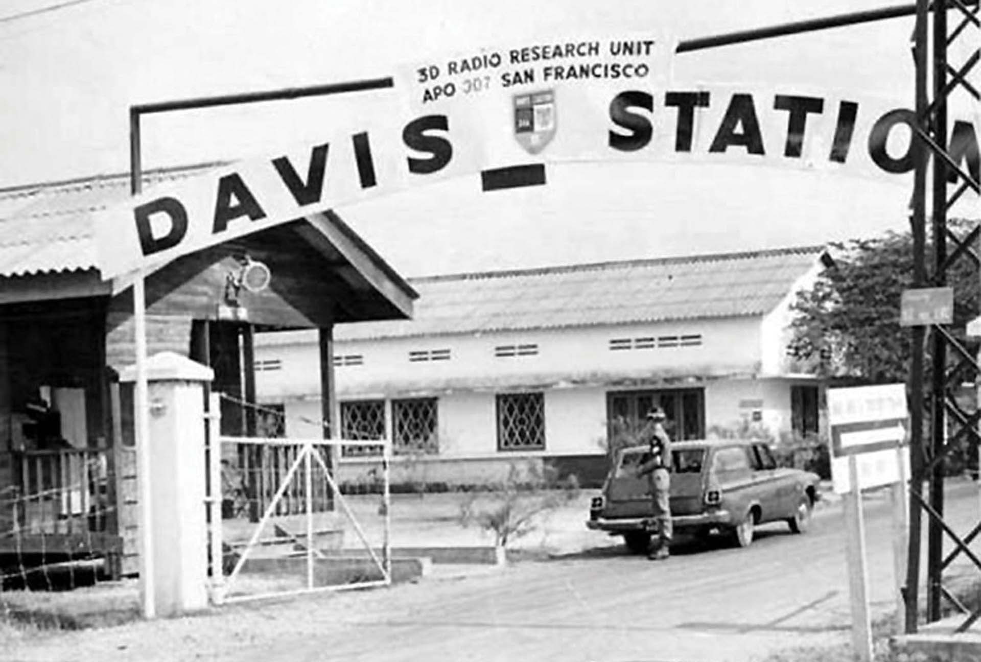 Trại Davis năm 1966, là doanh trại của “Tổ viễn thám số 3” của quân đội viễn chinh Mỹ.