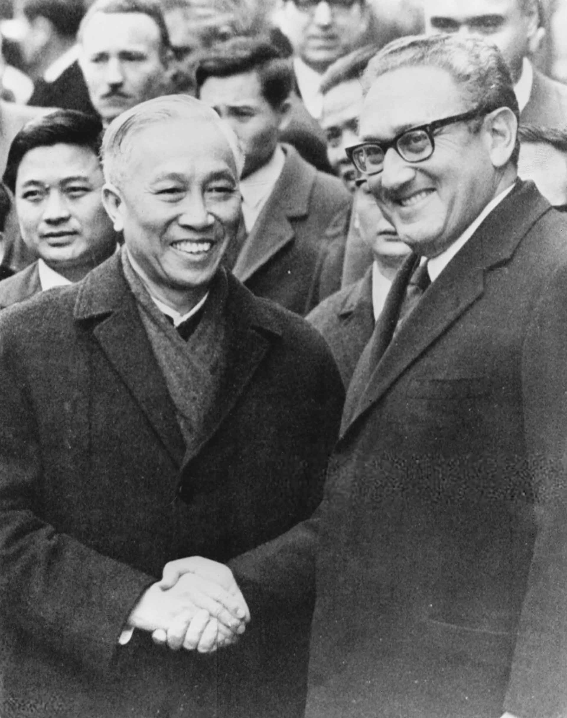 Cố vấn đặc biệt Lê Đức Thọ và Cố vấn an ninh Henry Kissinger, ngày 24/01/1973.
