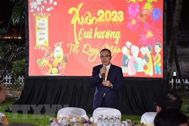 Đại sứ Phan Chí Thành phát biểu chúc mừng Tết Cộng đồng tại Thái Lan. (Nguồn: TTXVN)