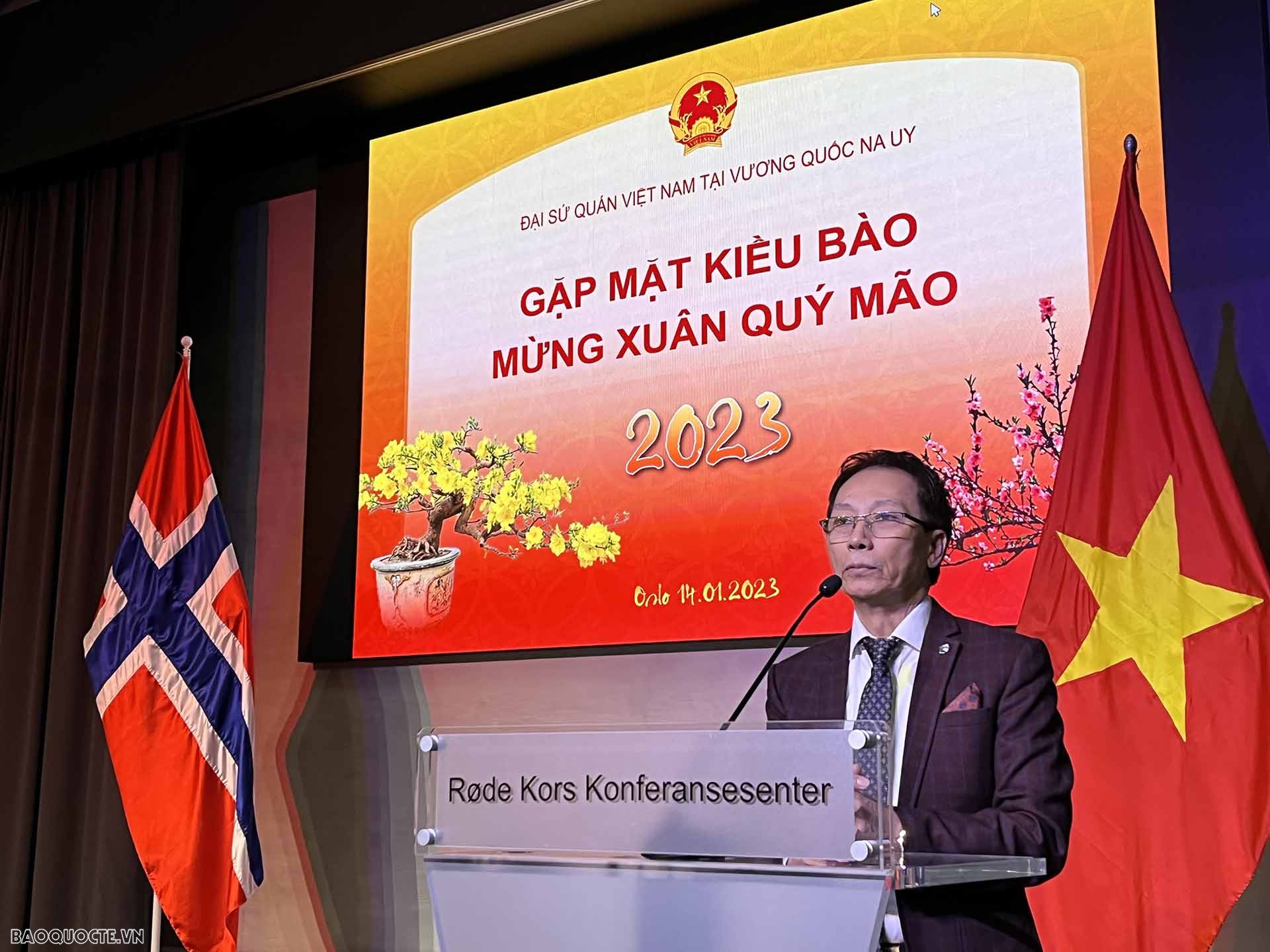 Phó Chủ tịch Hội Quê hương Nguyễn Văn Hiển phát biểu