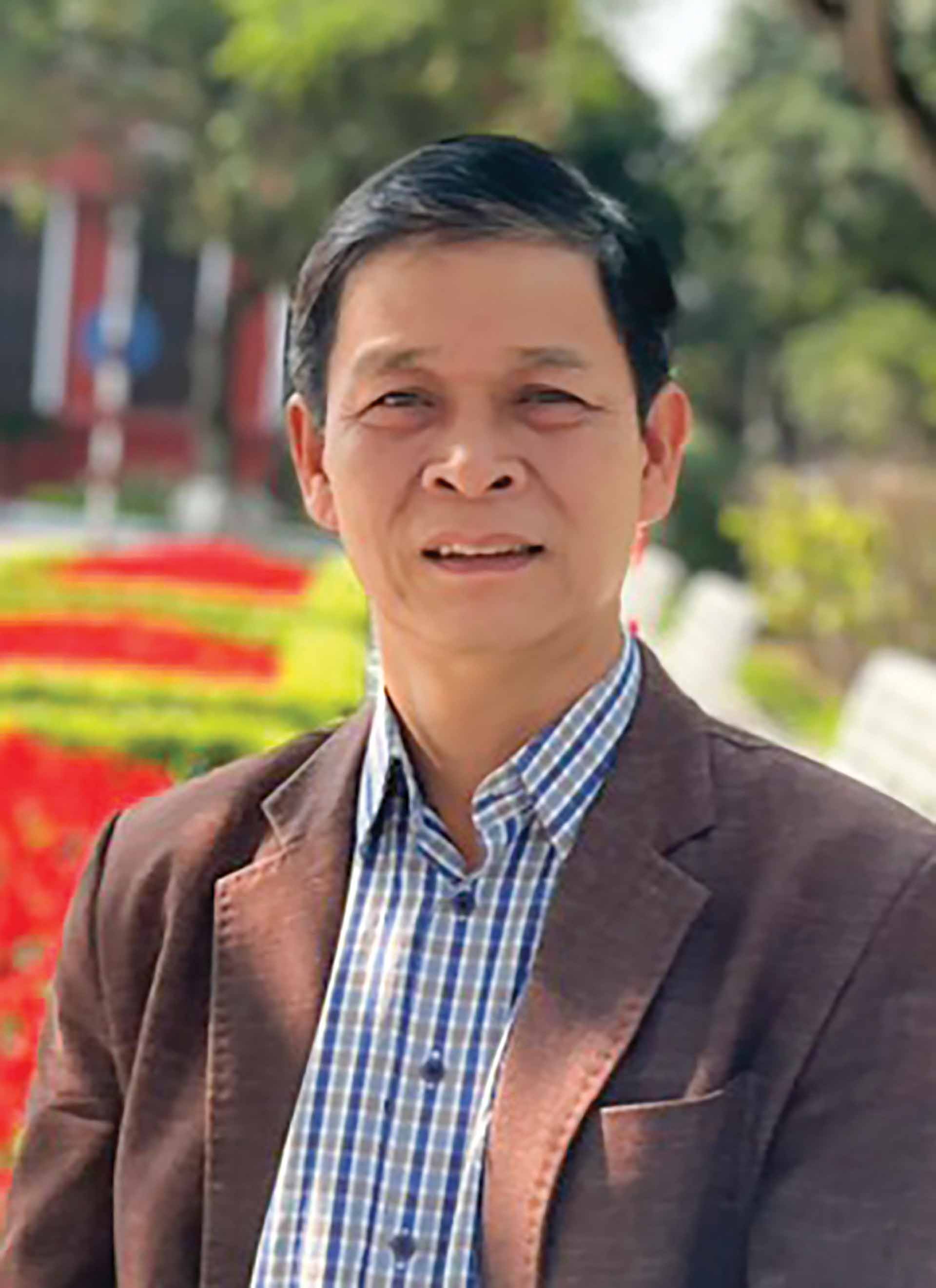 TS. Lương Viết Sang, Phó Viện trưởng Viện Lịch sử Đảng, Học viện Chính trị quốc gia Hồ Chí Minh.