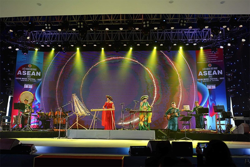 Nghệ sĩ C asean Consonant tỏa sáng tại Liên hoan Âm nhạc ASEAN 2022
