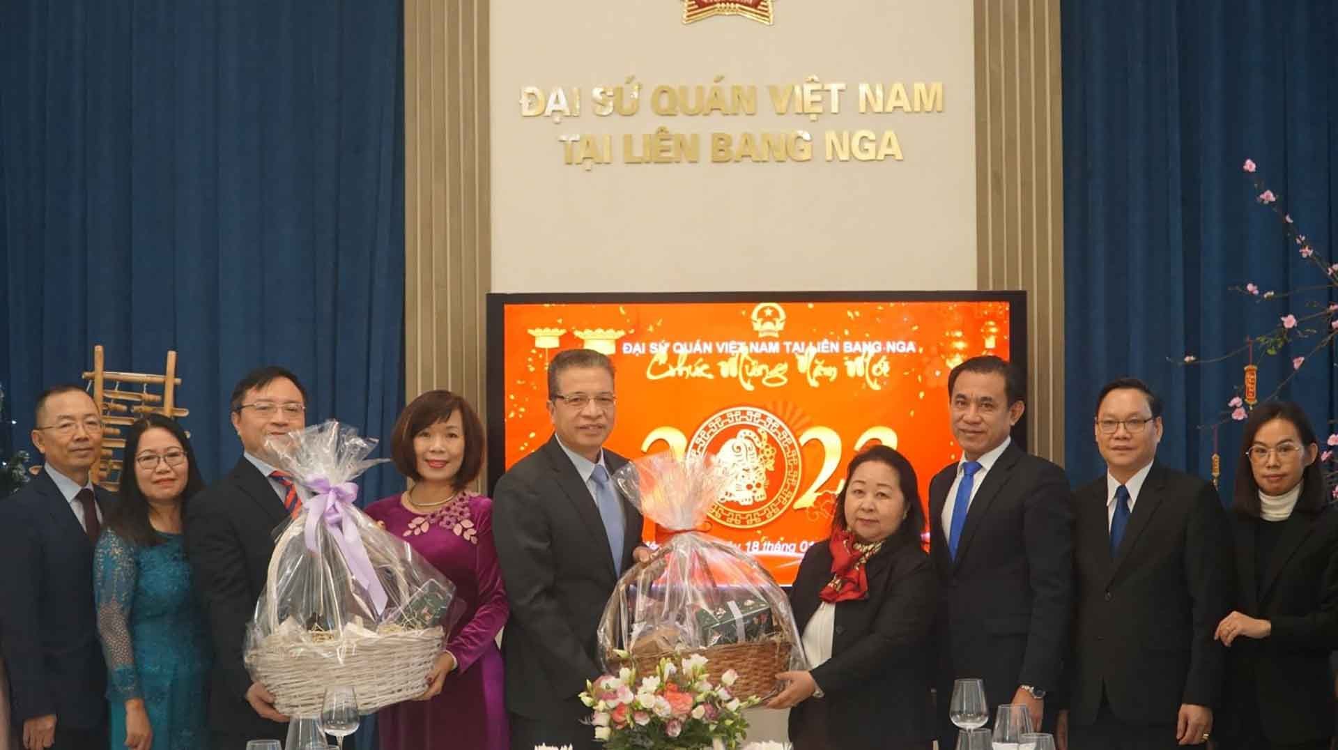 Đại sứ CHDCND Lào tại LB Nga Vilavanh Yiapoher chúc Tết cổ truyền của Việt Nam. (Nguồn: TTXVN)