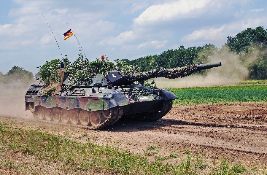 Ukraine chỉ trích Đức do dự cung cấp xe tăng, hối phương Tây cung cấp vũ khí
