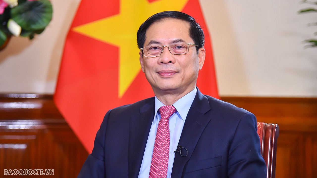 Bộ trưởng Bùi Thanh Sơn gửi thư chúc Tết Nguyên đán Quý Mão 2023 tới cán bộ, công chức, viên chức, người lao động ngành Ngoại giao