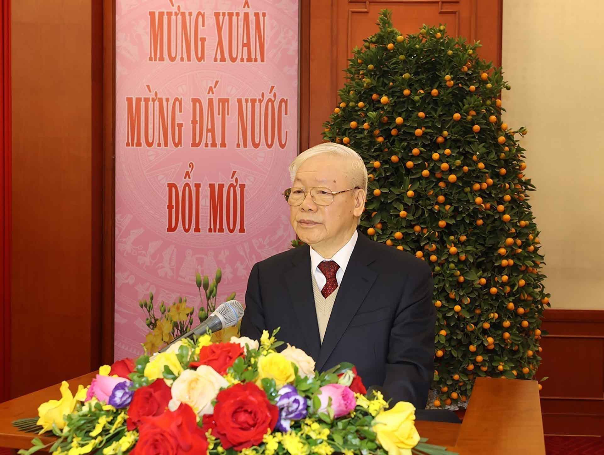 Tổng Bí thư Nguyễn Phú Trọng chúc Tết các đồng chí lãnh đạo và nguyên lãnh đạo Đảng, Nhà nước. (Nguồn: TTXVN)