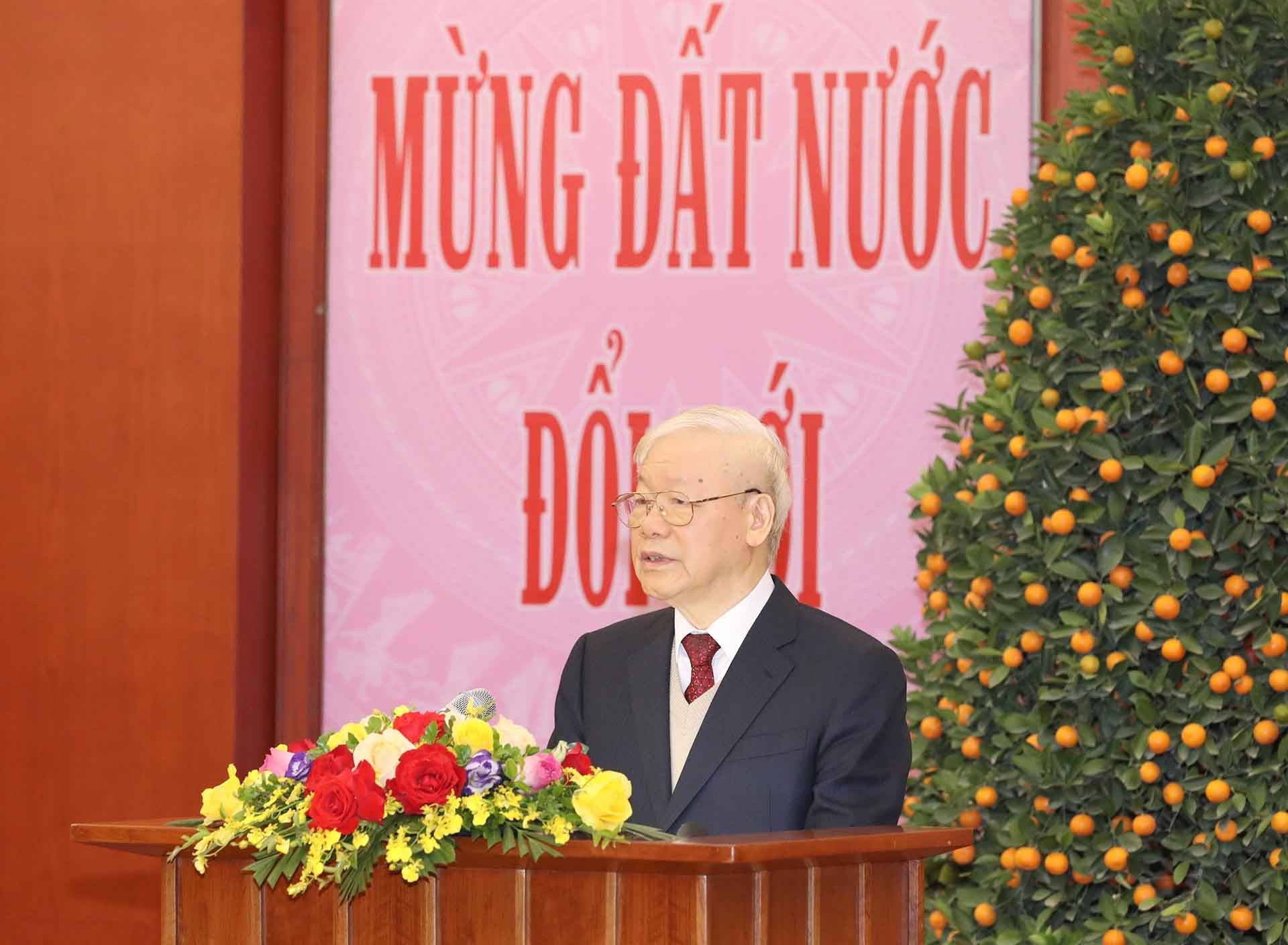 Tổng Bí thư Nguyễn Phú Trọng chúc Tết các đồng chí lãnh đạo và nguyên lãnh đạo Đảng, Nhà nước. (Nguồn: TTXVN)
