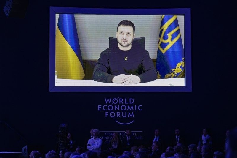 (01.19) Tổng thống Ukraine Volodymyr Zelensky phát biểu qua video tại Diễn đàn Kinh tế Thế giới tại Davos, Thụy Sĩ ngày 19/1. (Nguồn: EPE-EPA)
