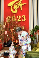 Sao Việt: Đàm Vĩnh Hưng hạnh phúc bên con trai, Lương Thùy Linh rạng rỡ trong tà áo dài