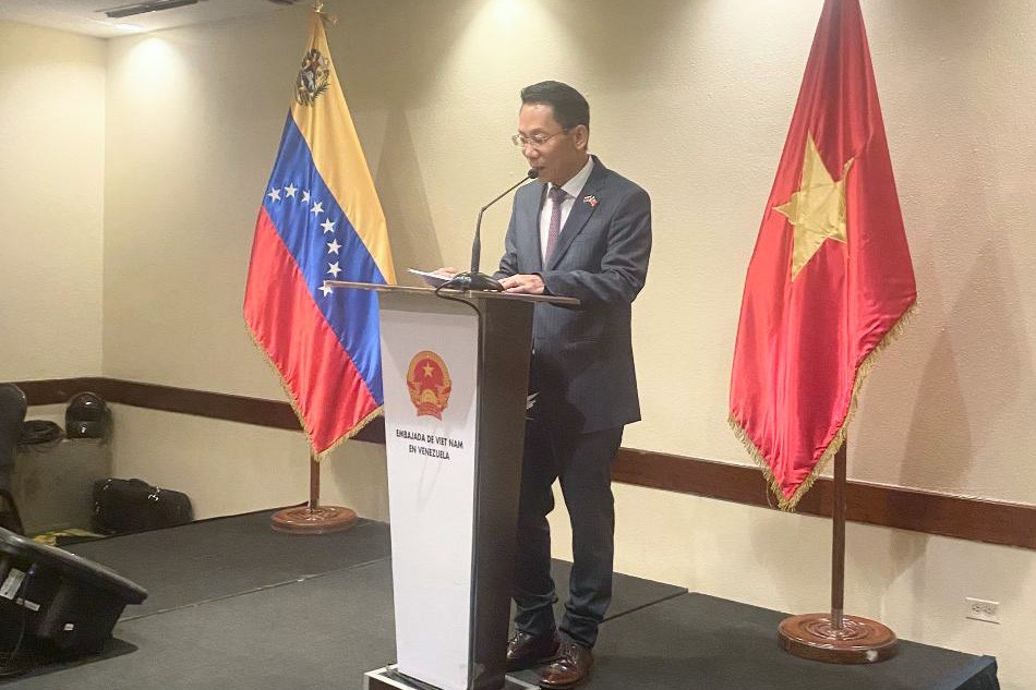 Đại sứ Việt Nam tại Venezuela Lê Viết Duyên phát biểu tại sự kiện.