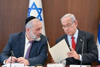 Israel: Bộ trưởng bị bãi nhiệm, biên giới với Lebanon thêm ‘nóng’