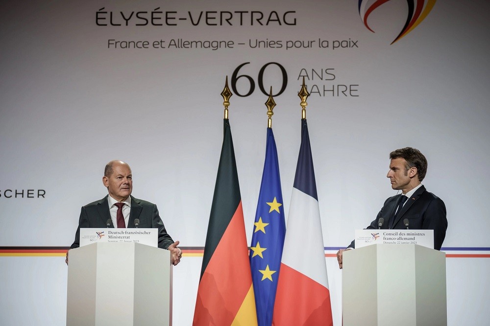 (01.23) Thủ tướng Đức Olaf Scholz và Tổng thống Pháp Emmanuel Macron phát biểu tại họp báo ở Paris nhân dịp 60 năm ký Hiệp ước Elysee giữa hai nước. (Nguồn: DPA)