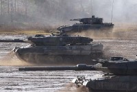 Ba Lan chính thức đề nghị Đức cho phép gửi xe tăng tới Ukraine