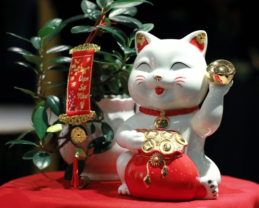 The “Tai Loc” figurine is gilded with gold. (Photo: VNP)