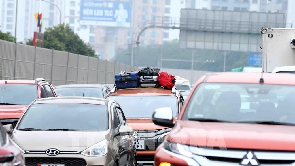 Tình hình giao thông khi người dân trở lại Hà Nội sau nghỉ Tết: Đông nhưng không ùn ứ