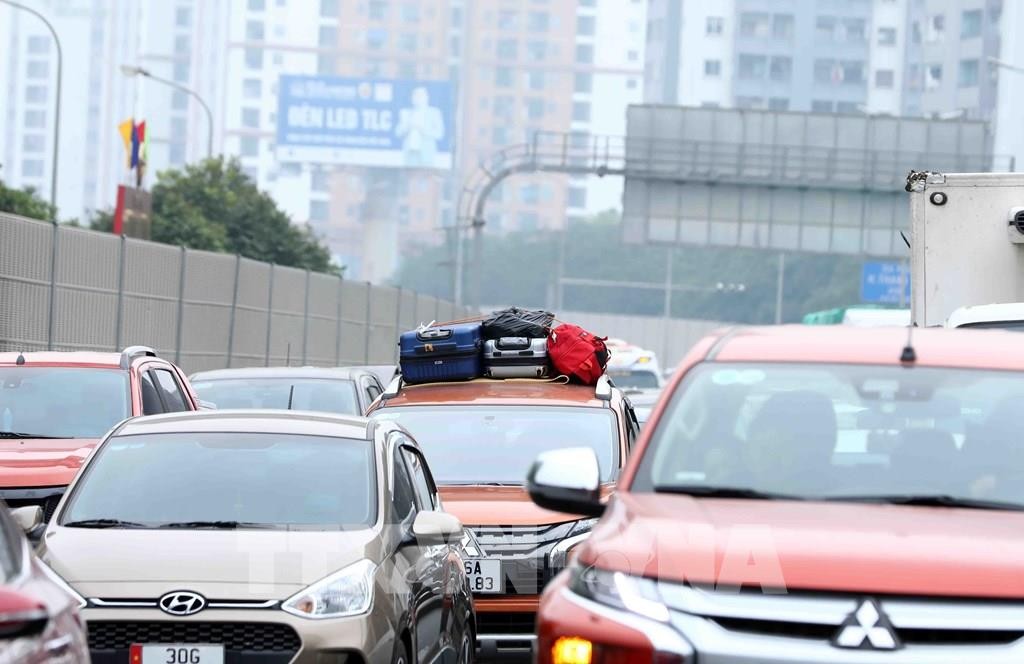 Mật độ giao thông tăng cao khi người dân trở lại Thủ đô sau nghỉ Tết. (Nguồn: TTXVN)