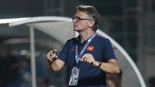 HLV Philippe Troussier: Lựa chọn hoàn hảo thay HLV Park Hang Seo