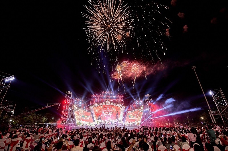 Firework show on the opening night of Ba Den Mountain Spring Festival. (Source: VNA)