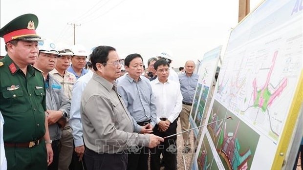 Thủ tướng yêu cầu xử lý dứt điểm công tác giải phóng mặt bằng sân bay Long Thành, không chia cắt các gói thầu