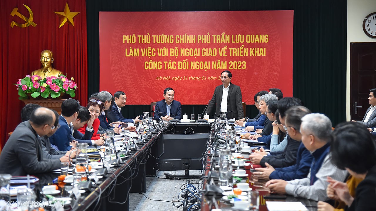 Phó Thủ tướng Chính phủ Trần Lưu Quang làm việc với Lãnh đạo chủ chốt của Bộ Ngoại giao