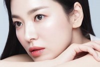 Song Hye Kyo lưu ý bước làm sạch trong quy trình chăm sóc da