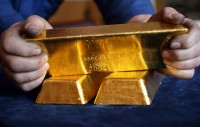 Giá vàng hôm nay 28/2/2023: Giá vàng nối dài đà đổ đèo, đặc biệt nhạy cảm với lạm phát Mỹ, vàng SJC ‘theo chân’ thế giới