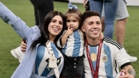 Bạn gái và con gái 2 tuổi của cầu thủ Enzo Fernandez