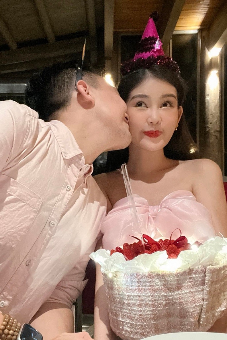 Cuộc sống lãng mạn của Hoa hậu Lê Âu Ngân Anh sau khi kết hôn Cuộc sống lãng mạn của Hoa hậu Lê Âu Ngân Anh sau khi kết hôn