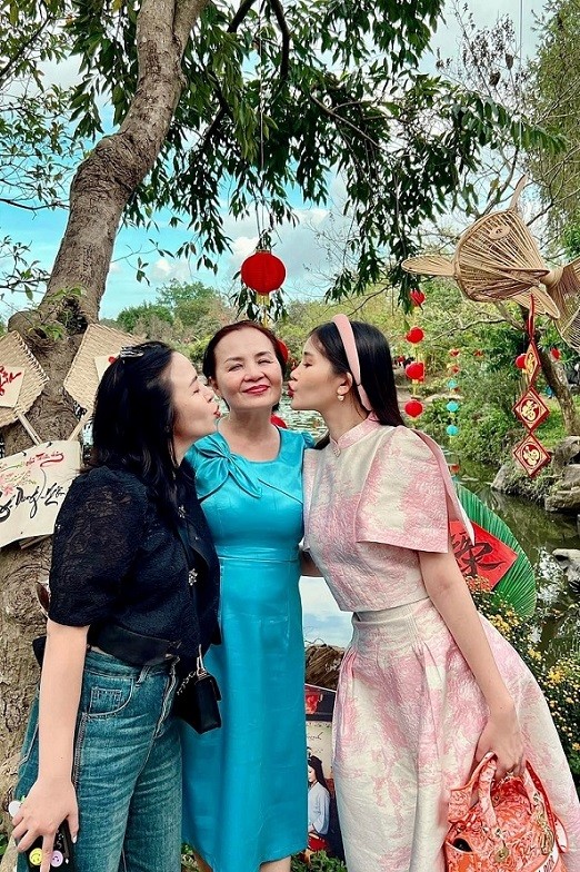 Cuộc sống lãng mạn của Hoa hậu Lê Âu Ngân Anh sau khi kết hôn Cuộc sống lãng mạn của Hoa hậu Lê Âu Ngân Anh sau khi kết hôn