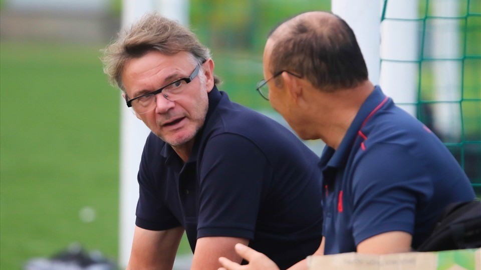 vua thay chan hlv park hang seo hlv philippe troussier da nhan tin hot ve sea games 32