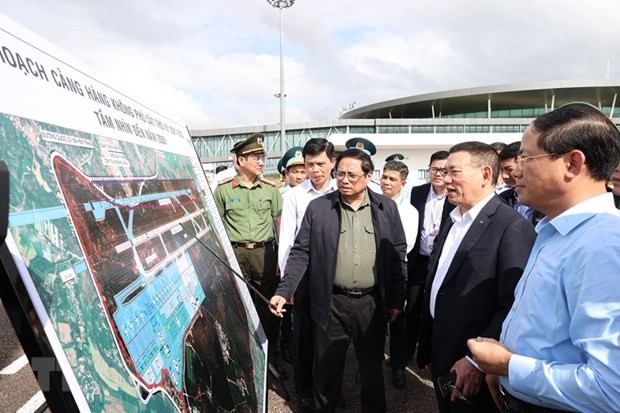 Thủ tướng Phạm Minh Chính kiểm tra dự án nâng cấp, mở rộng Cảng hàng không Phù Cát.