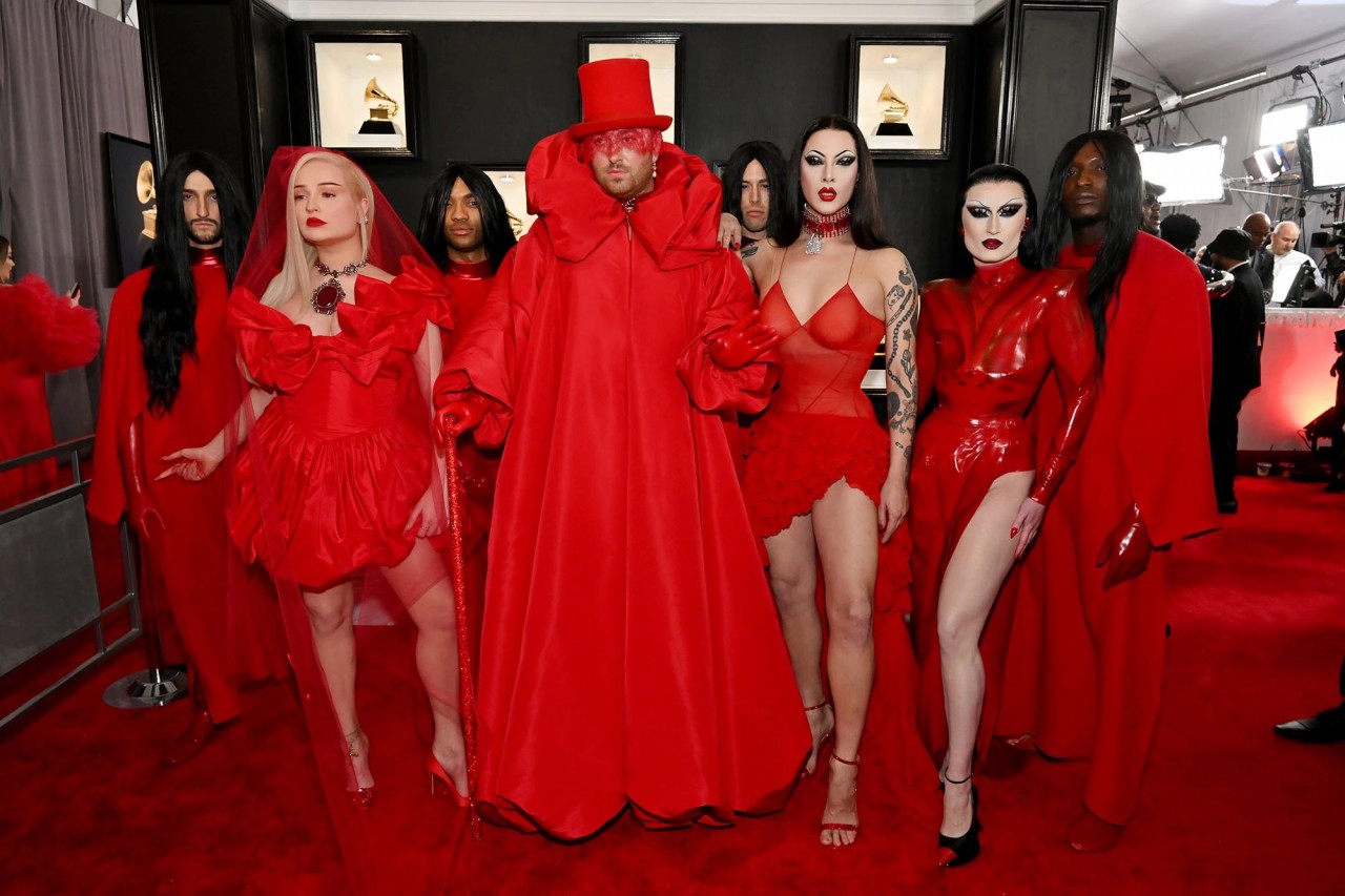 Thảm đỏ Grammy 2023: Từ thanh lịch, cá tính đến 'đốt mắt' người xem
