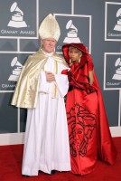26 ngôi sao mặc đẹp nhất lịch sử thời trang thảm đỏ Grammy