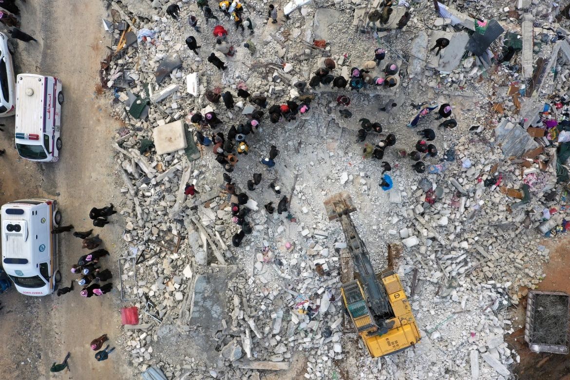 Hiện trường đổ nát, hỗn loạn sau trận động đất ở Thổ Nhĩ Kỳ, Syria