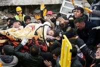 Động đất ở Thổ Nhĩ Kỳ và Syria: Năng lượng giải phóng tương đương 32 quả bom nguyên tử; gần 5.000 người tử vong