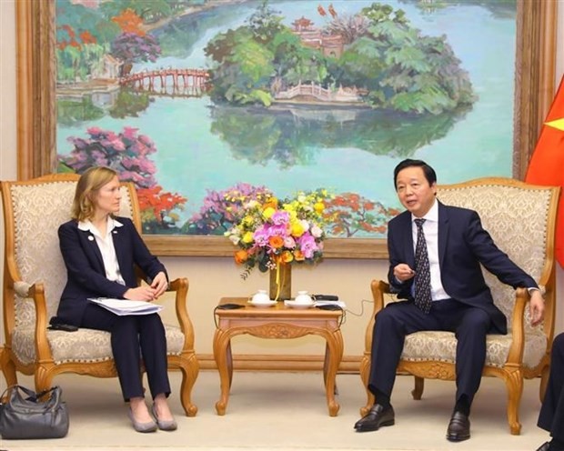 Deputy PM Tran Hong Ha receives UNDP, USAID officials