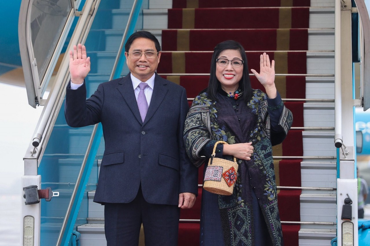 Prime Minister Pham Minh Chinh leaves Hanoi for official visits to Singapore, Brunei. (Photo: Nguyen Hong)