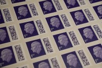 Anh công bố mẫu tem in chân dung Vua Charles III