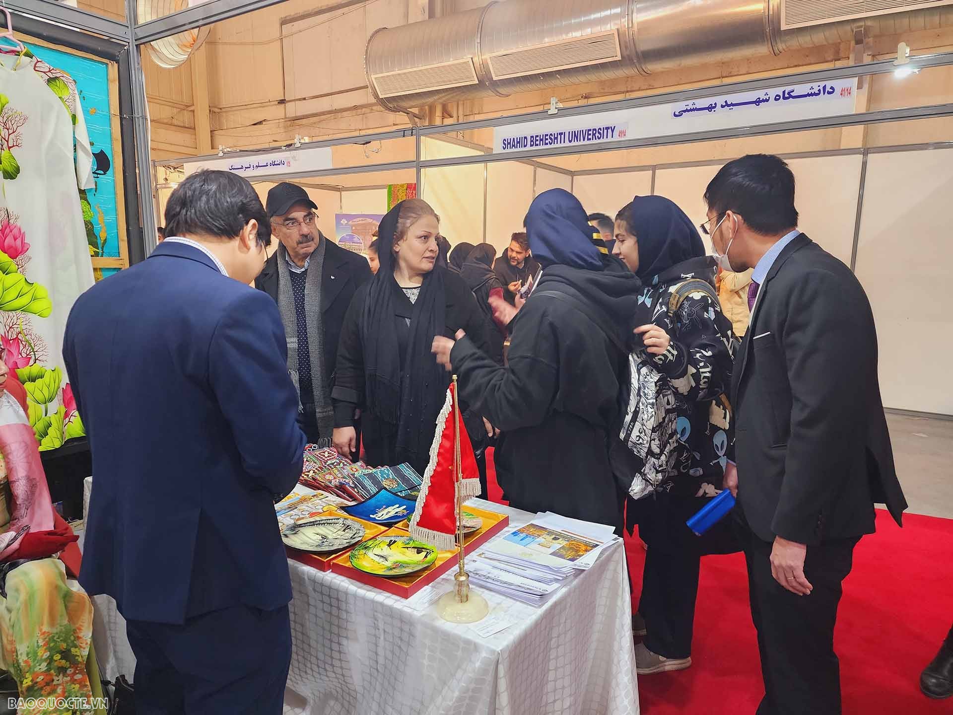Đại sứ quán Việt Nam tại Iran tham dự Triển lãm Du lịch quốc tế Iran lần thứ 16