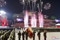 Triều Tiên duyệt binh, vũ khí mới đã xuất hiện?