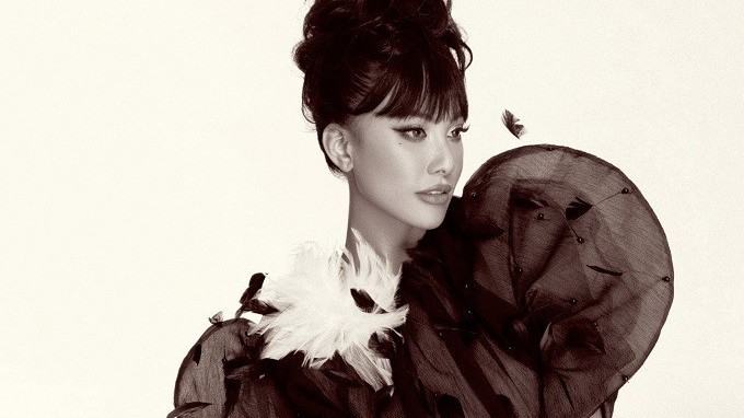 Á hậu Kim Duyên cuốn hút với thời trang độc, lạ