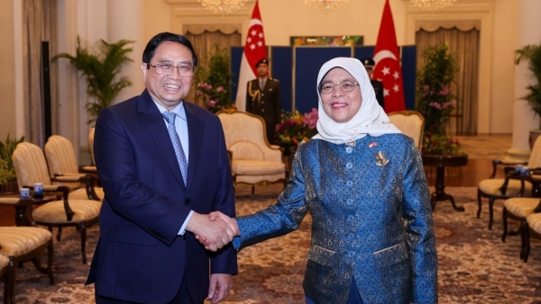 Prime Minister Pham Minh Chinh meets President of Singapore Halimah Yacob