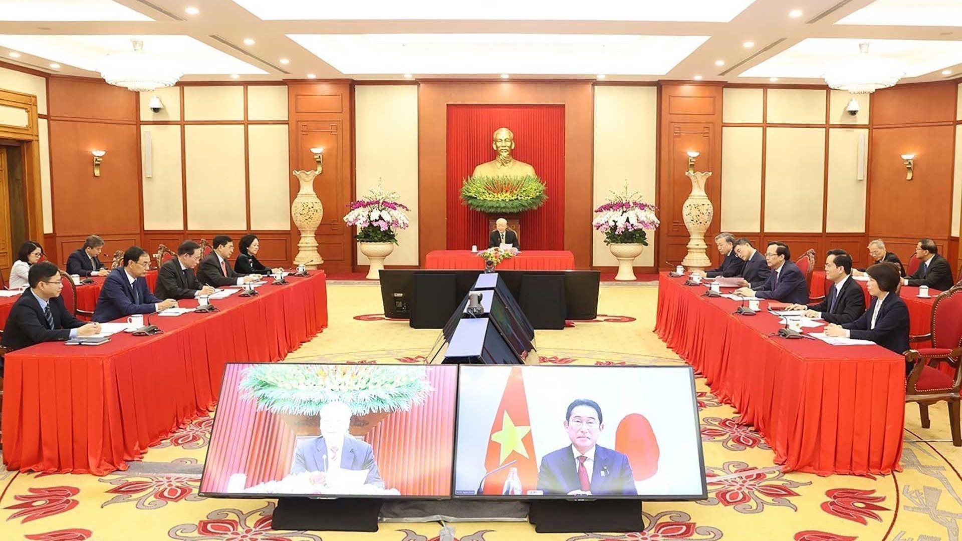 Tổng Bí thư Nguyễn Phú Trọng hội đàm trực tuyến cấp cao với Chủ tịch Đảng Dân chủ tự do, Thủ tướng Nhật Bản