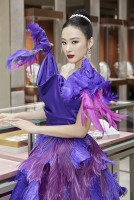 Angela Phương Trinh tái xuất mảnh mai cùng trang phục ấn tượng