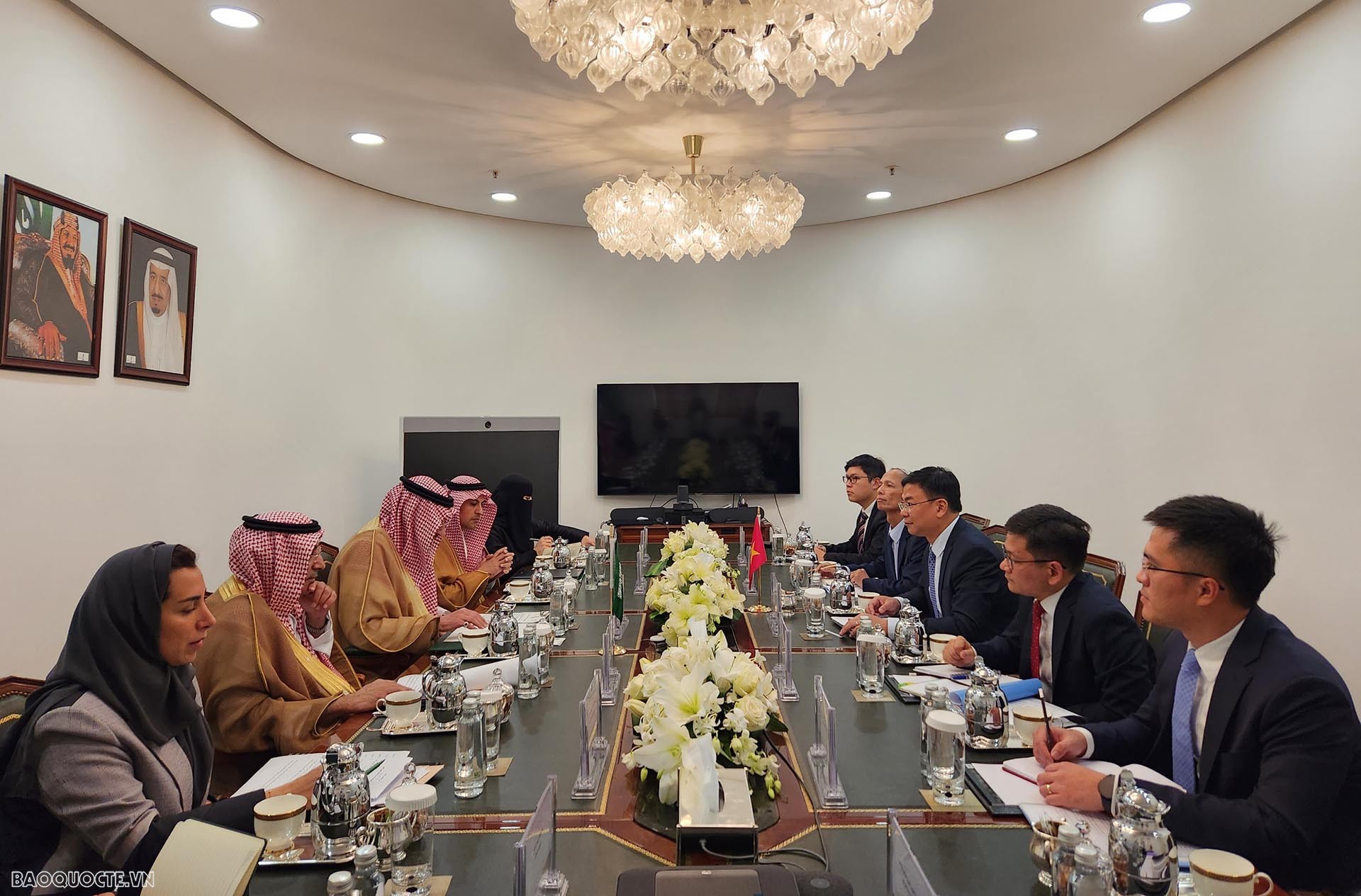 Thứ trưởng Phạm Quang Hiệu đồng chủ trì Tham vấn chính trị lần thứ nhất với Thứ trưởng Bộ Ngoại giao Saudi Arabia Waleed bin Abdulkarim Al Khuraiji.