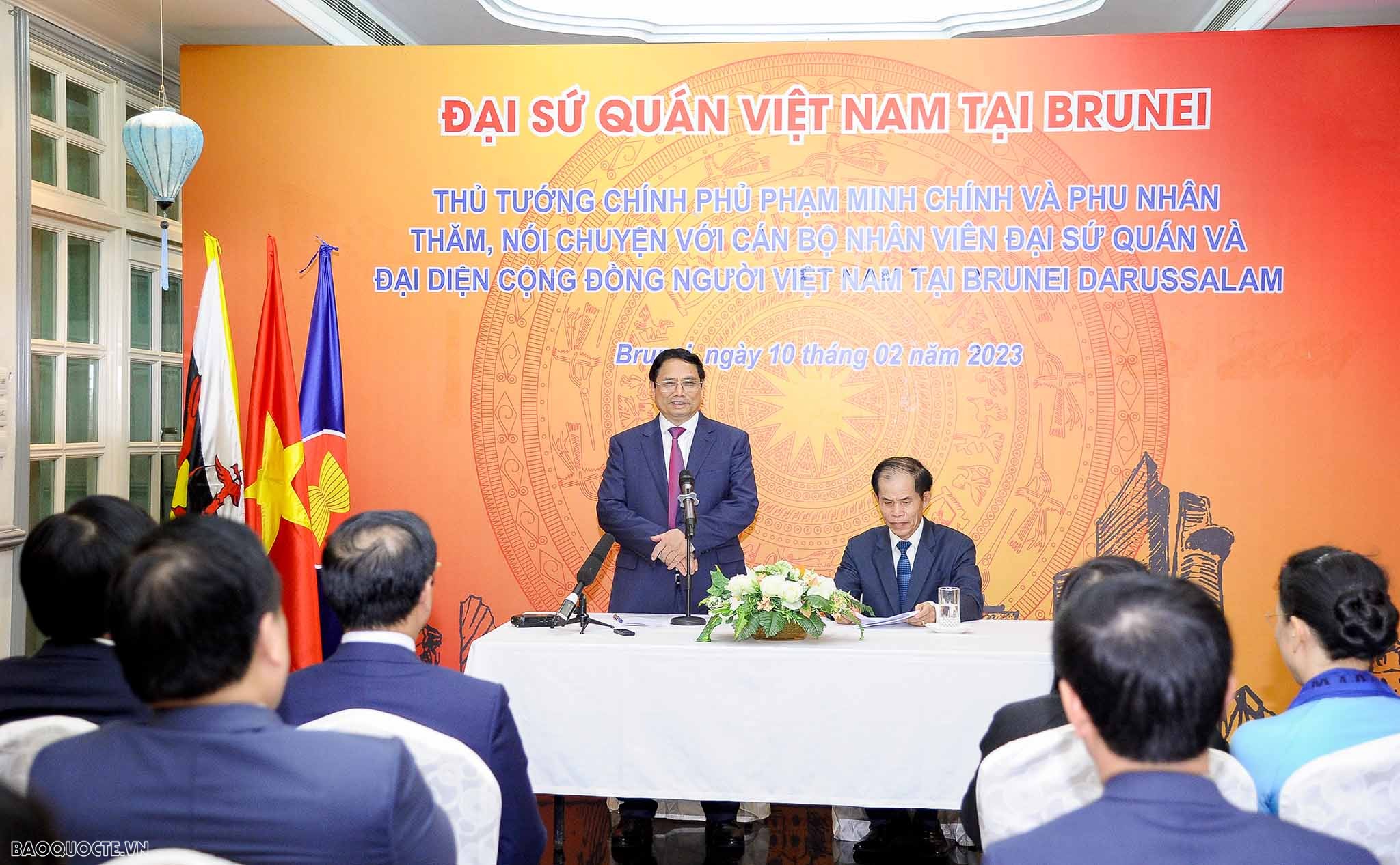 Prime Minister Pham Minh Chinh meets Vietnamese community in Brunei