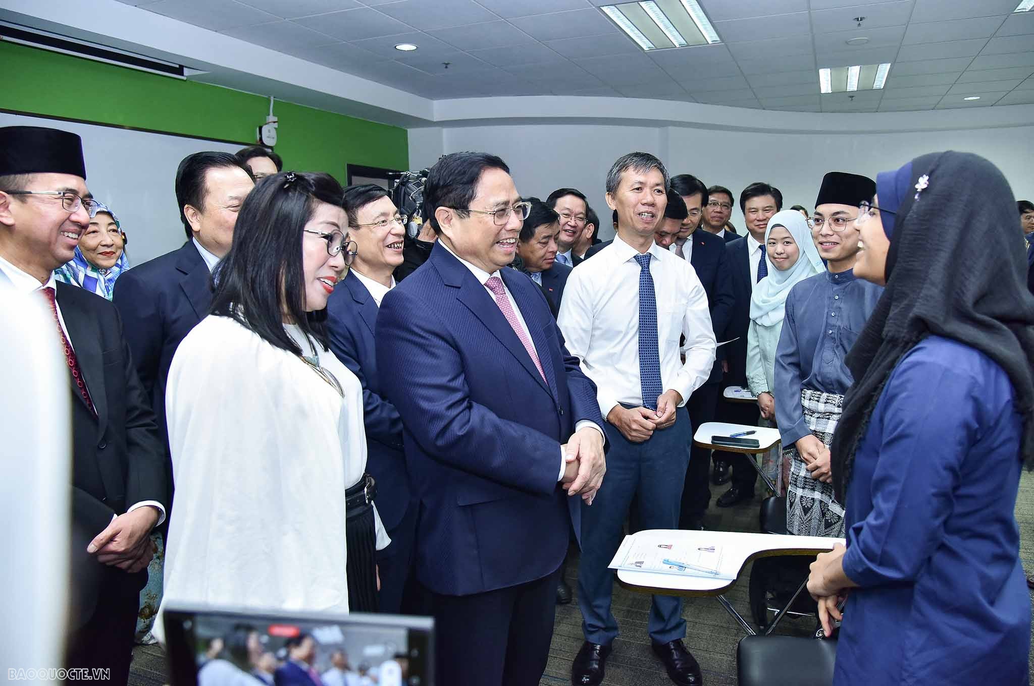 Thủ tướng Phạm Minh Chính chúc sinh viên Brunei luôn giữ được cảm xúc và động lực khi học tiếng Việt